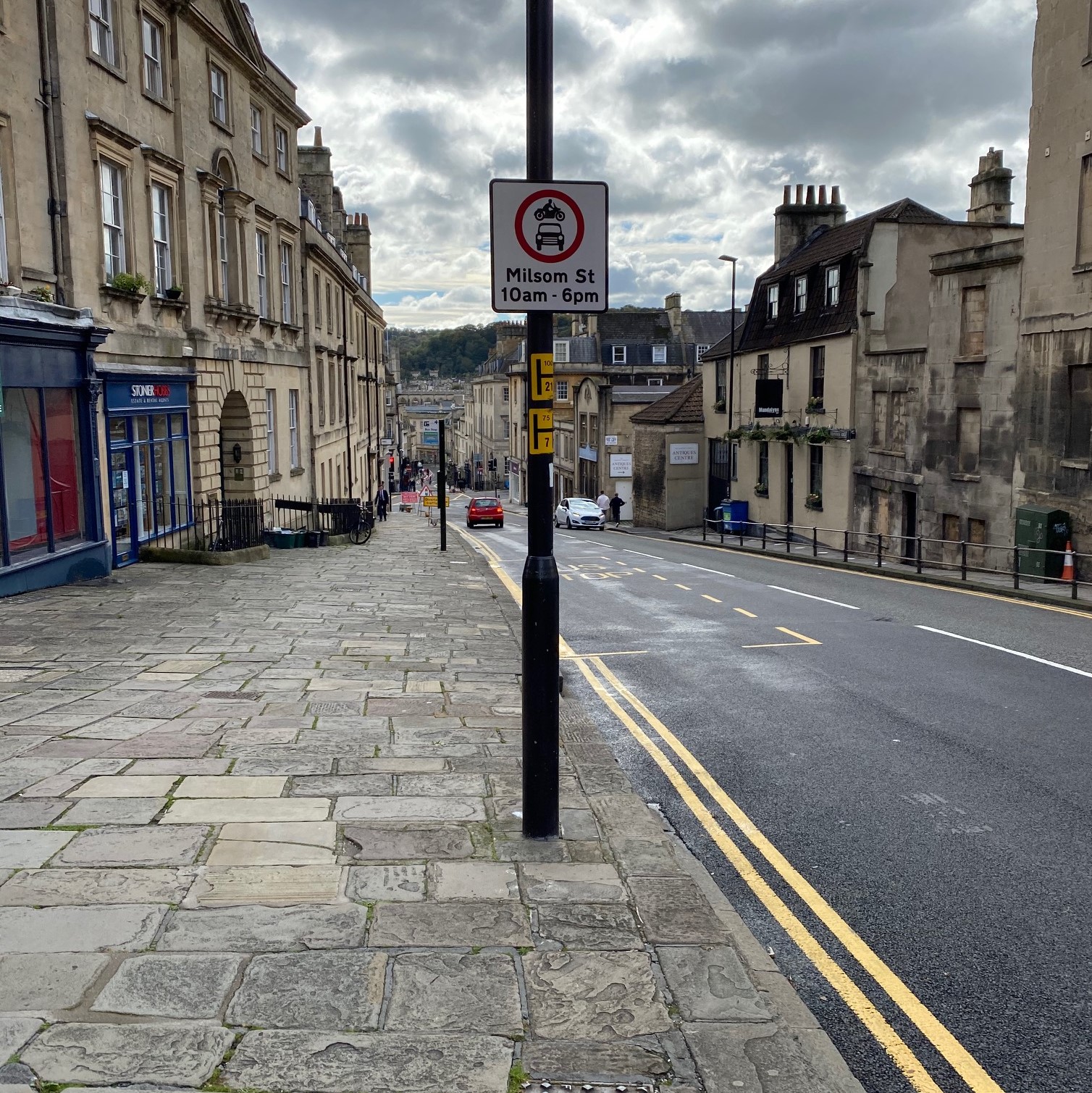 Lansdown Road - Milsom St vehicle restriction sign