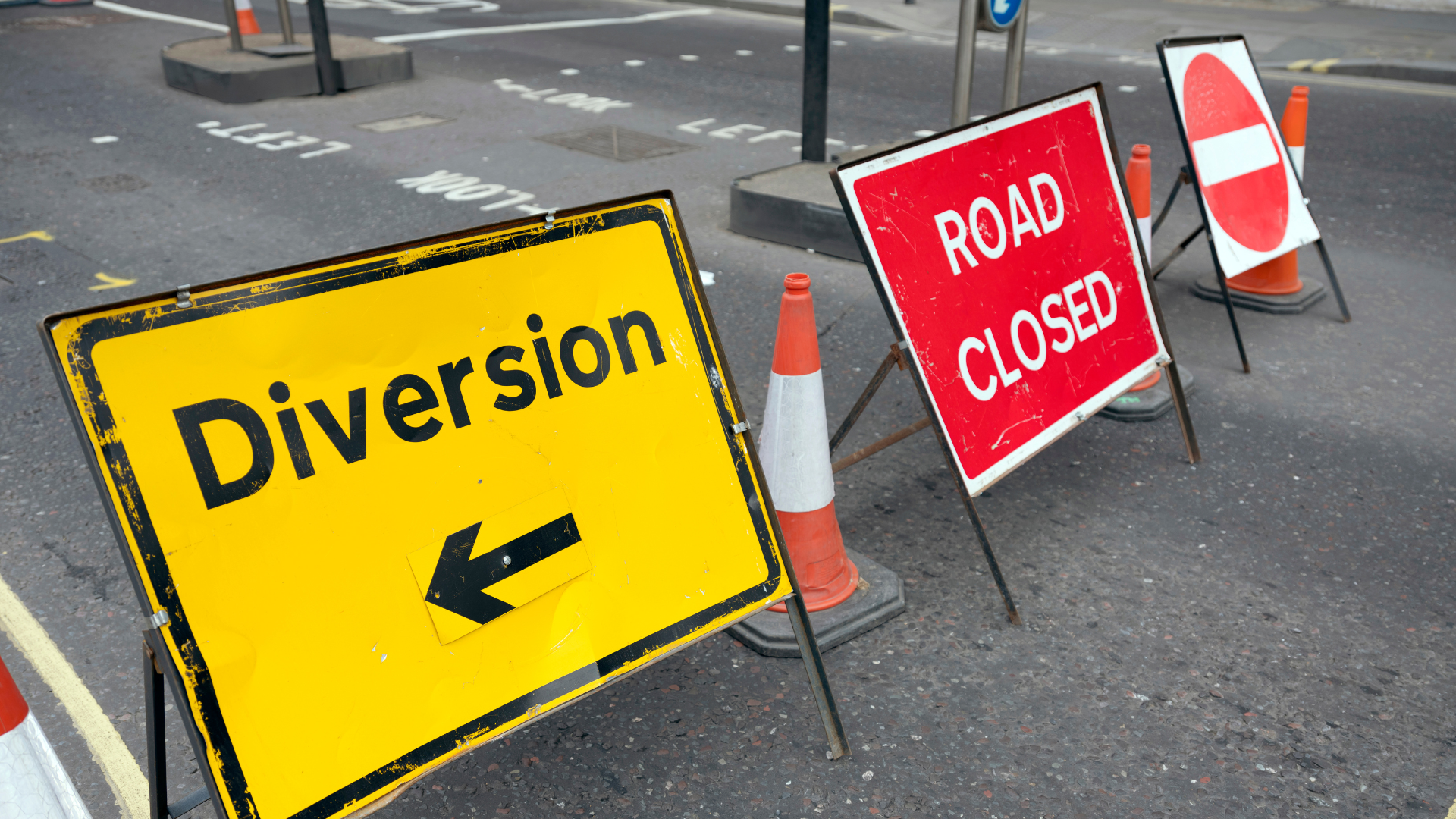 Diversion and road closed sign
