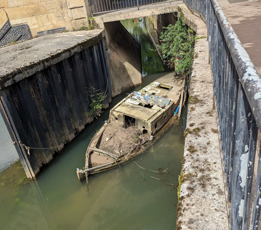 Sunken boat in River Avon in Bath