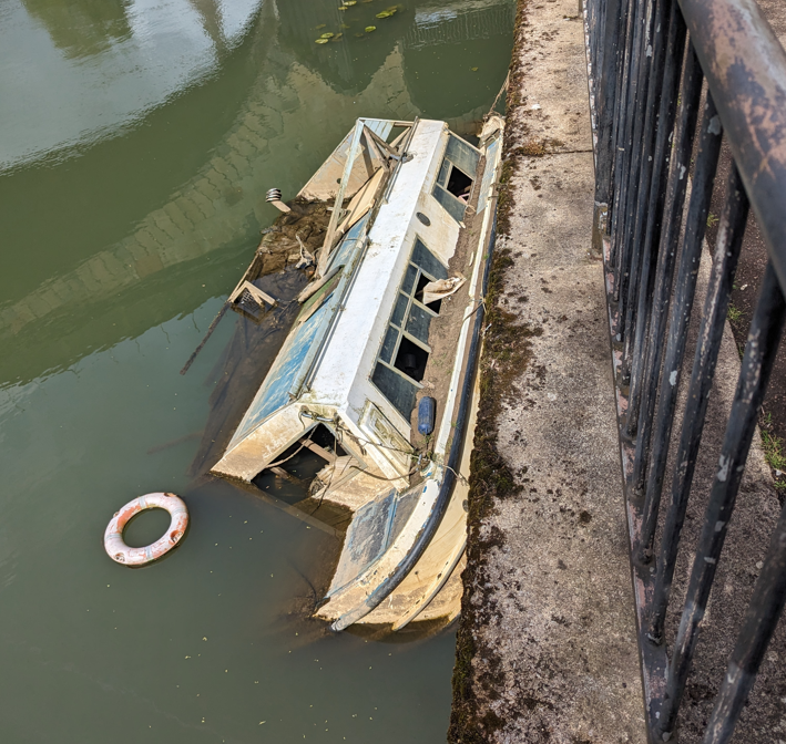 Sunken boat in Bath